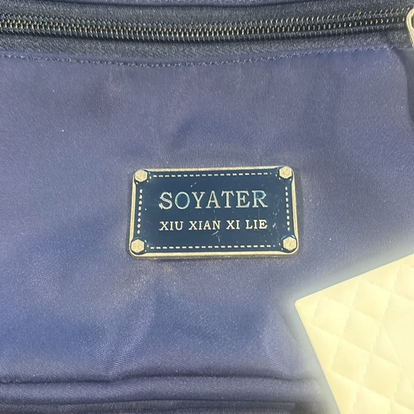 🎈NWT Soyater cross bag easy to clean navy bl water resistant ultimate organizer - Picture 2 of 5